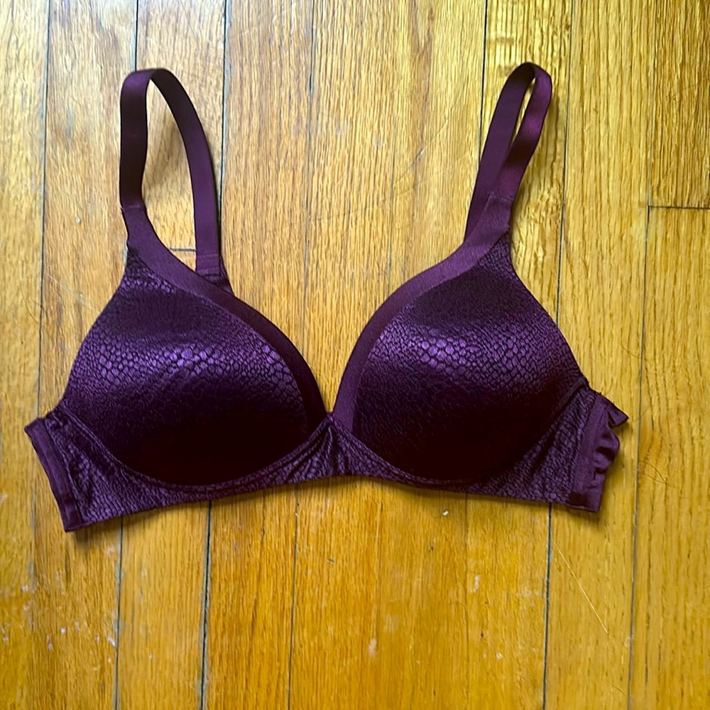 Warner's Wirefree Back to Smooth Lift Padded Plunge Contour Bra  38B 1375